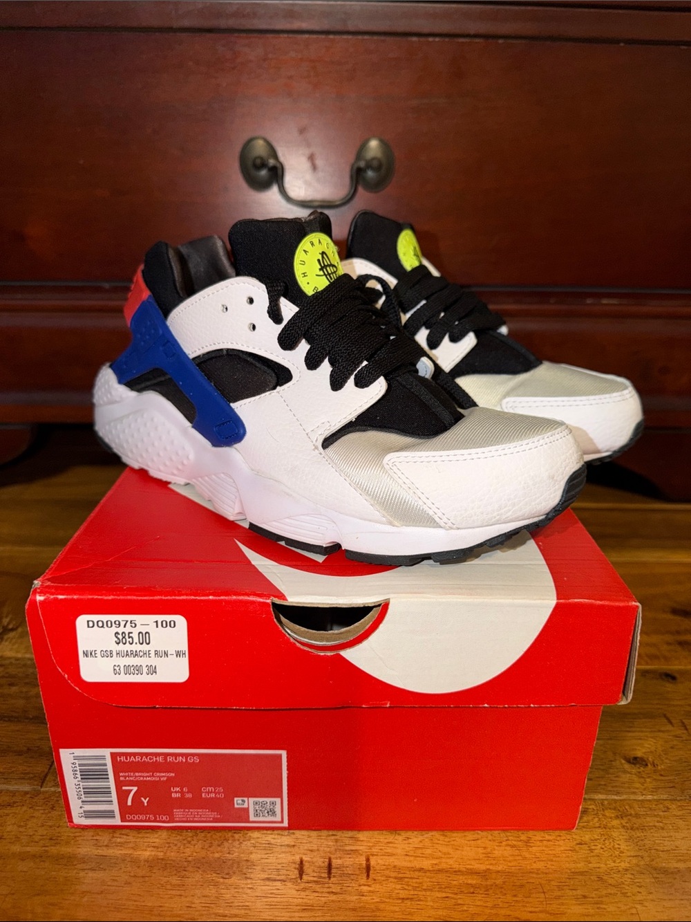 Nike Huarache Youth size 7